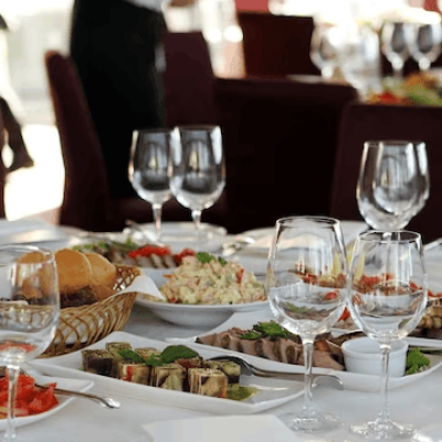 banquet-table-restaurant_144627-28951